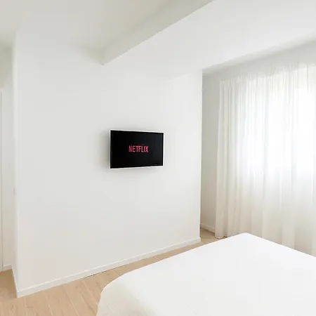The Boutique Houses - San Siro With Private Parking - Bande Nere M1 Metro Direct To Duomo- Apartments Milan City Center Milão