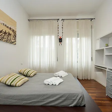 Life - Duomo Cozy Flat - Free Indoor Parking アパート