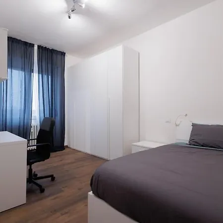 Cinzia's House - 5 Minutes From The Metro *