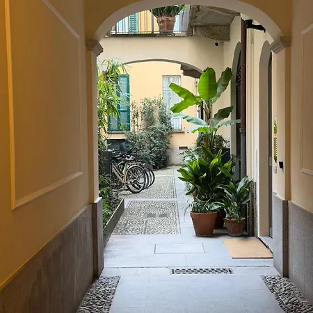 Lägenhet Comodo E Confortevole Loft A Due Passi Dal Duomo Di E I Navigli