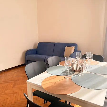 3 Bedrooms Separate 1 Min Walk From Brera, 15 Min Duomo