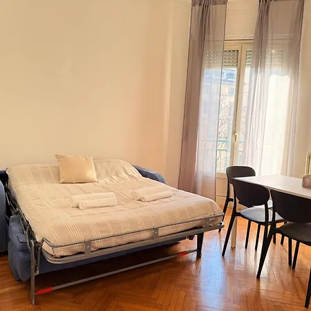 3 Bedrooms Separate 1 Min Walk From Brera, 15 Min Duomo Milano