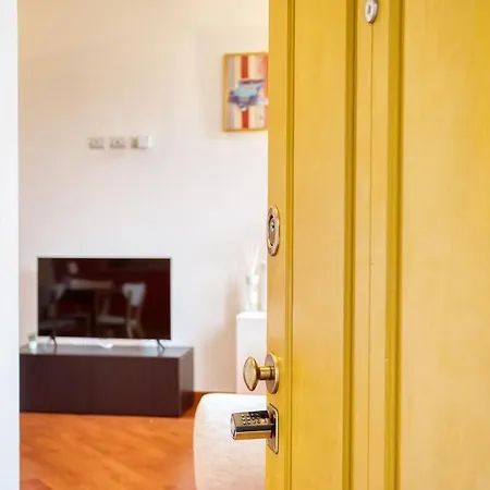 Easylife - - Campionesi 3 - Porta Romana Milan