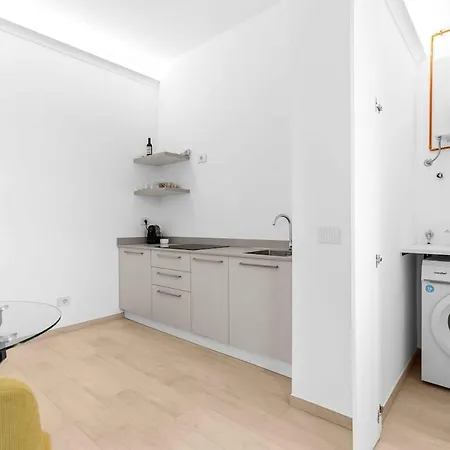 Premium With Balcony - Hospital Besta Daire *