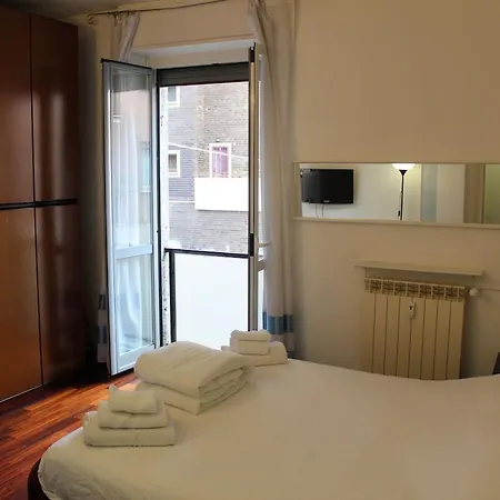 Three-room In Tortona District Apartman