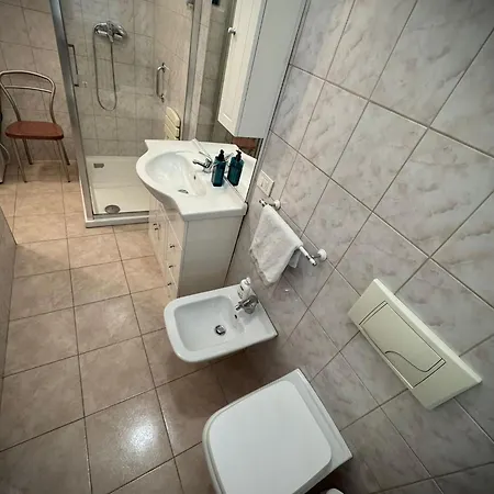 Al 14 Metro M4 15 Min Duomo Lägenhet *