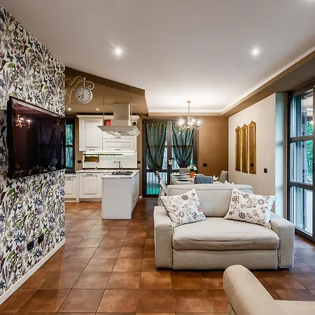 Apartment Stayeasy Meucci - 2-level With Garden And Box Mailand