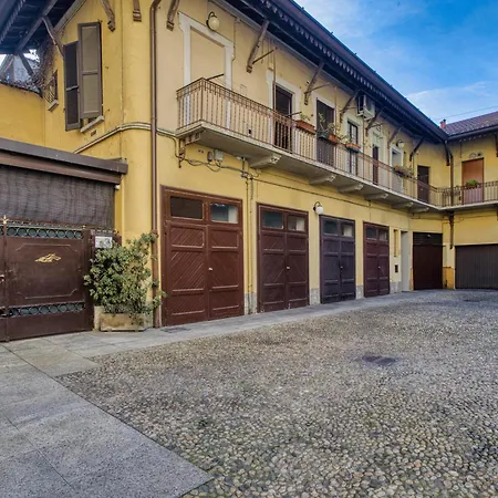 Hostmate - - Plinio - Citta Studi * Milánó