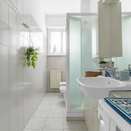 Casa Sibilla - Balcony Apartment, 7min Linate & Arena, Fast Wifi * Milan