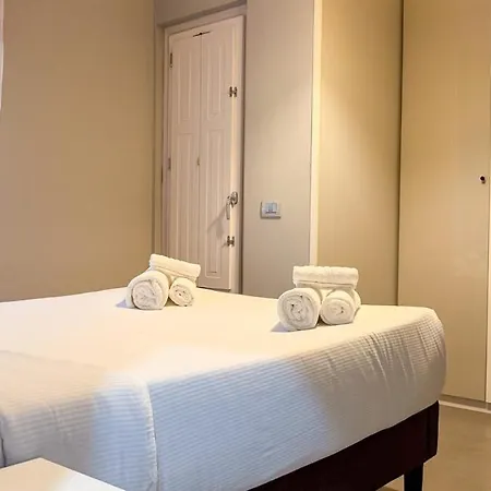 Family 2br With Balcony, Near Metro Appartement