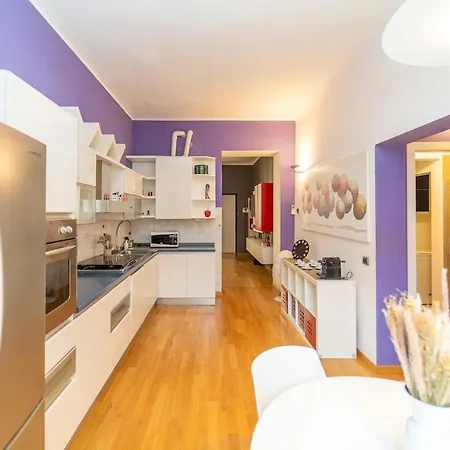 Three-room In The Heart Of Milán