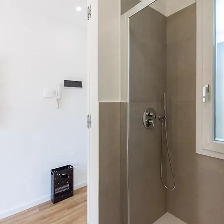 Appartamento Il Glicine - Vista Mozzafiato, Zona Isola, Vicino Metro M3 M5 E Stazione