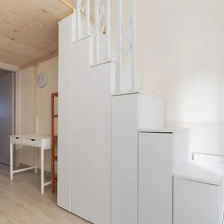 Guesthost - Cozy Loft With Mezzanine * Milan