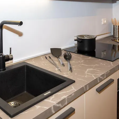 Moscova Living Experience - 2 Bedroom Mediolan