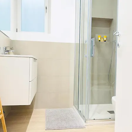 The Boutique Houses - San Siro With Private Parking - Bande Nere M1 Metro Direct To Duomo- Apartments Milan City Center Apartamento