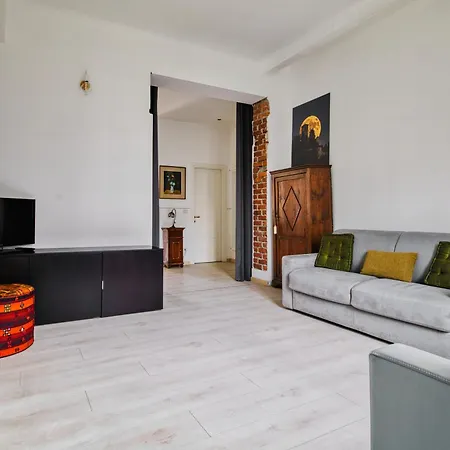 Domusmi Bronzino * Mediolan