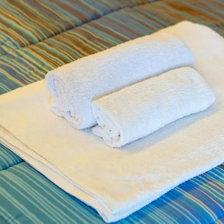 The House - Tram And Parking דירה *