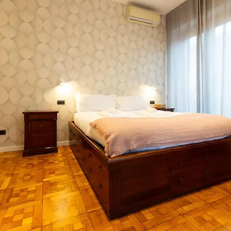 Italianflat - Colonne View - Balcony Retreat - Near Duomo Apartman *