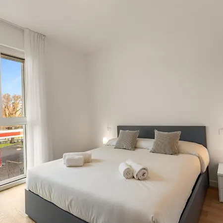 Bilocale Con Terrazzo Vicino M1 - San Siro * Милан