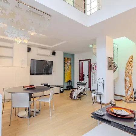 Isola Oasis - Loft With Garden & Free Private Garage アパート ミラノ