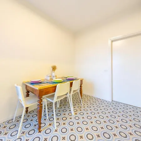 Spacious And Bright 2bdr, 2 Bathrooms Appartement *