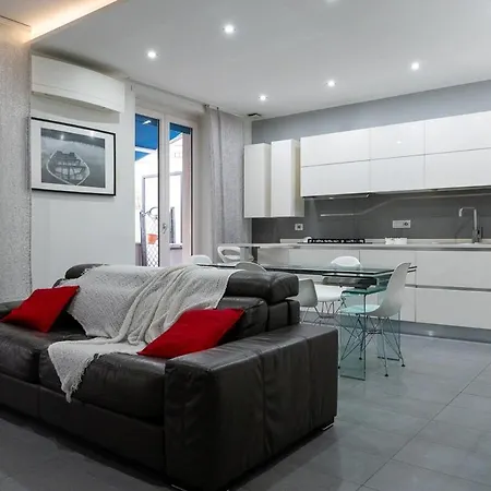 Family 2br With Balcony, Near Metro * 밀라노