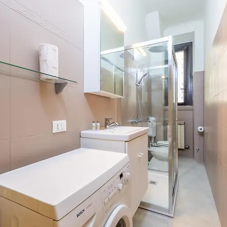 I-host Spacious 2br Near Center *