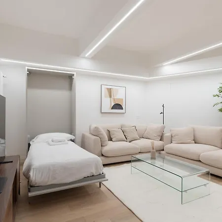 Guesthost - Luxury De Angeli, *