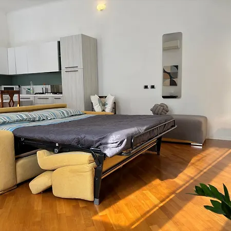 Porta Venezia Elegante アパート