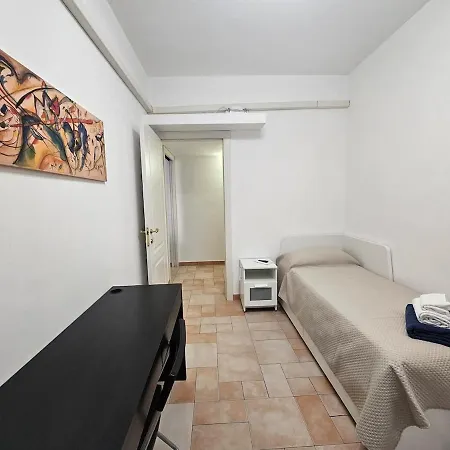 Three-room In Tortona District Apartment