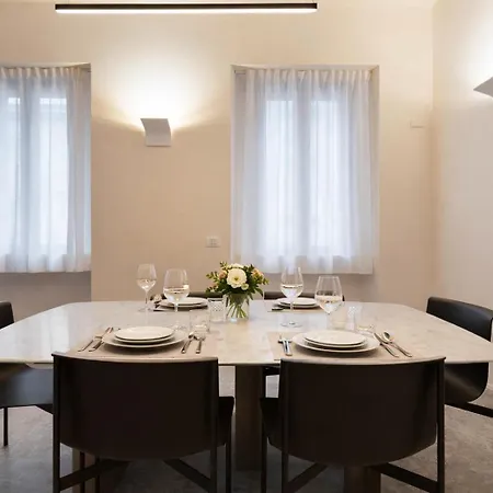 Nerogiardini - Lusso E Design A San Babila