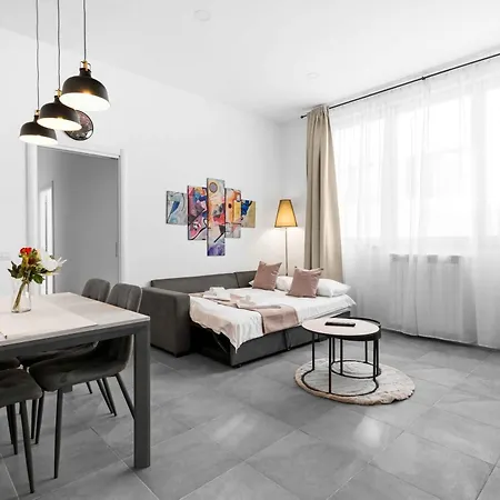 Essence Parcheggio Gratuito E Self Check-in A Apartment