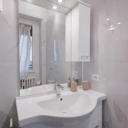 Cinzia's House - 5 Minutes From The Metro * Milano