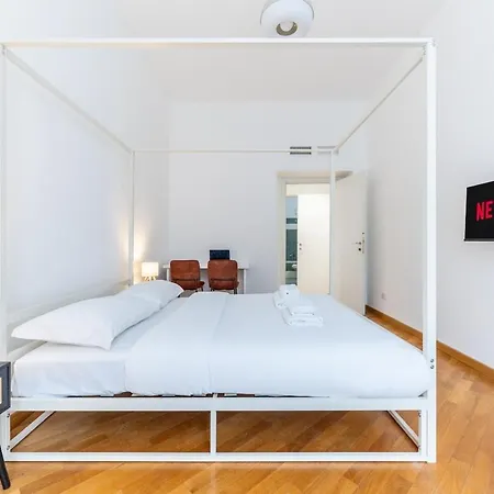 Duomo 15 Min Walk - Historic Center, 4 Bedrooms And 2 Terrace *