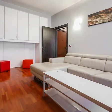 New Near Station 3 Bedroom Milán