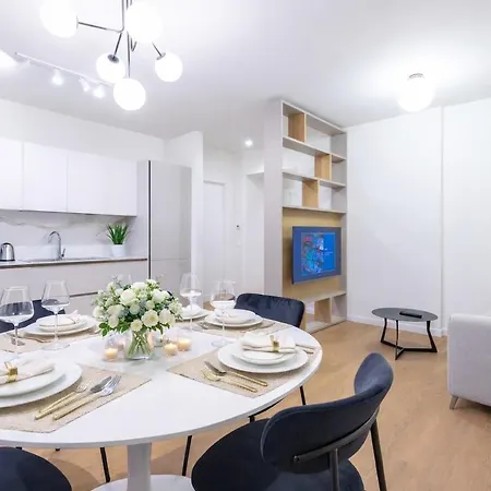 Centre Luxury, 2bdr, Sleeps 5 Milano