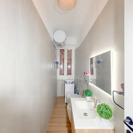 Japanese Luxury Retreat - Dyson - 2 - Zara