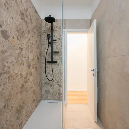 Luminoso E Moderno Vicino Metro Apartmán *