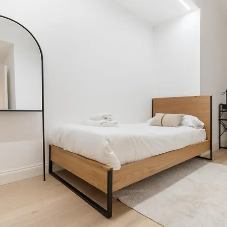 Lägenhet Guesthost - Luxury De Angeli, Milano