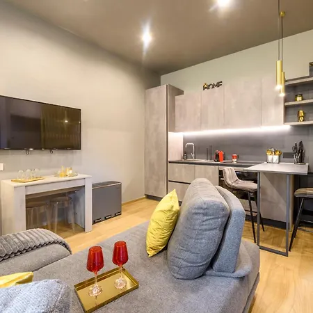 Urban Loft Caracciolo74 Metro M5 - Comfort, Style *