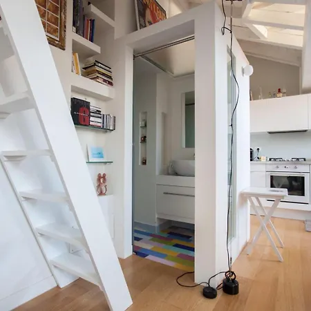 Charming Loft On The Navigli Apartmán