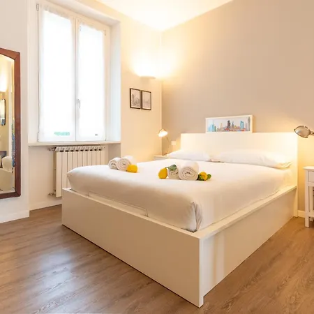 Stylish Apartment-near Corso Como-metro Garibaldi شقة ميلان