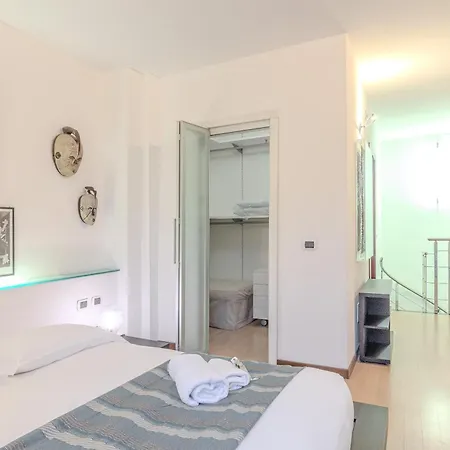 アパート Isola Oasis - Loft With Garden & Free Private Garage *