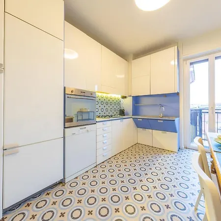 Spacious And Bright 2bdr, 2 Bathrooms * 米兰