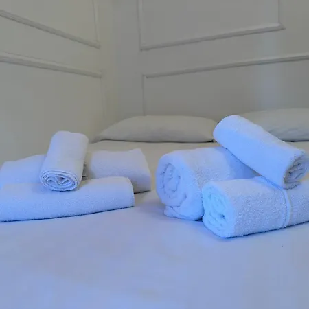 Callmehome - Navigli - Authentic Milanese Appartement *