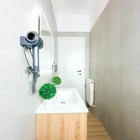 Japanese Luxury Retreat - Dyson - 2 - Zara