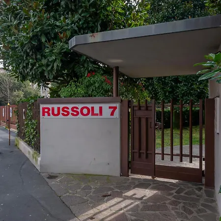 I Host - Russoli 7 *