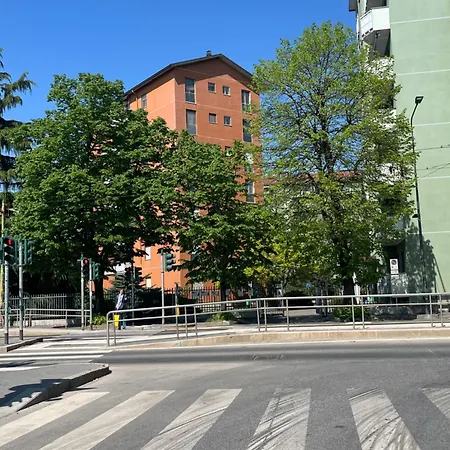Daire Casacarmela 7min Linate 4min Unipol Arena-near Station & Fast Wifi-tram Diretto Per Il Duomo *