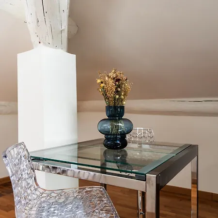 Youhosty - Piero Della Francesca 68 Mailand