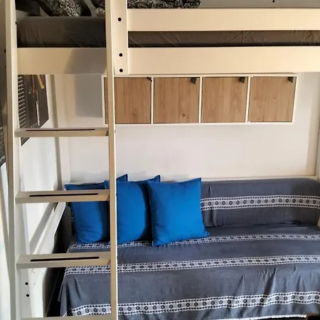 Apartment Domus Cassinis Metro And Trains At Your Doorstep